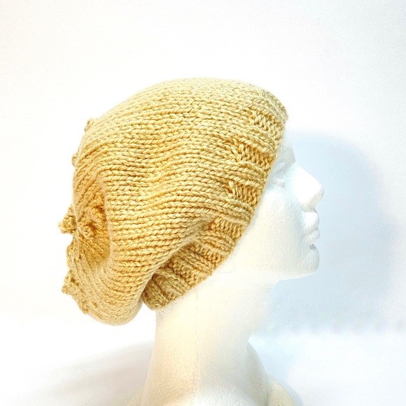 NWT HandKnit Bobble Decorated Slouch Retro Style Beanie Hat One Size Fits Most - Picture 1 of 8